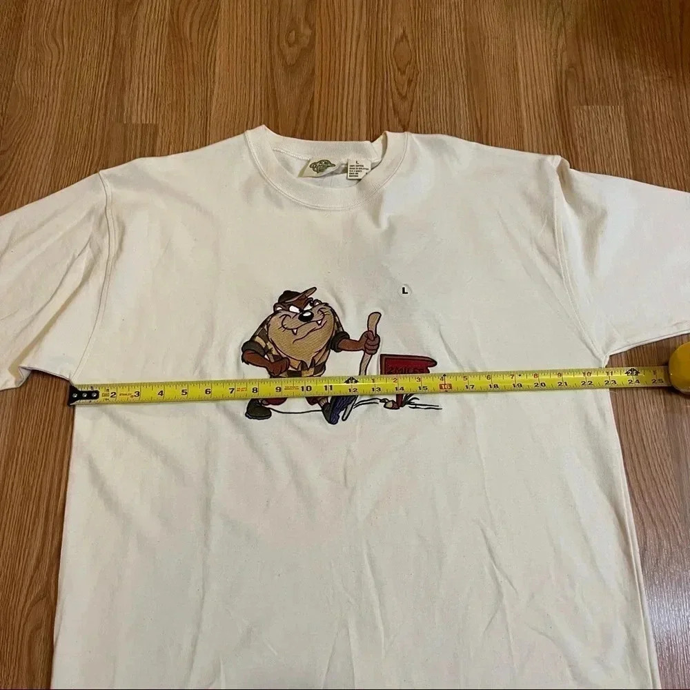 Vintage NWT Taz T-Shirt Looney Tunes Hiking Embroidered Size Large 1992 Beige - Picture 8 of 8